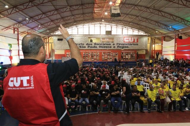 Foto de assembleia em sindicato de São Paulo. Foto: Roberto Parizzoti/ CUT